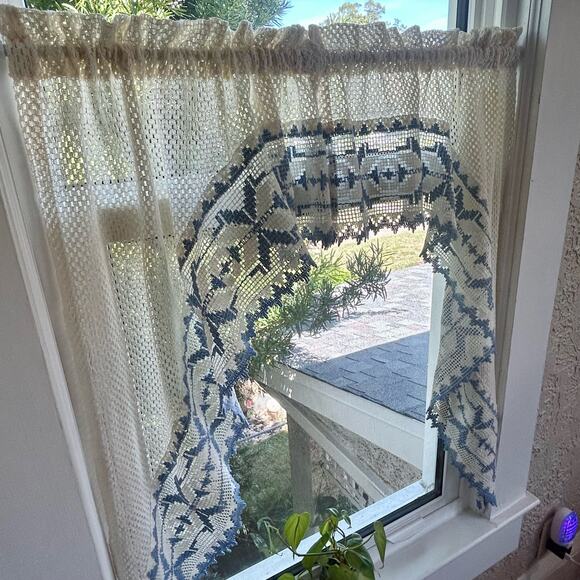Vintage Cottagecore Blue and Cream Lace Ruffled Window Valances set of 2 - Picture 6 of 14